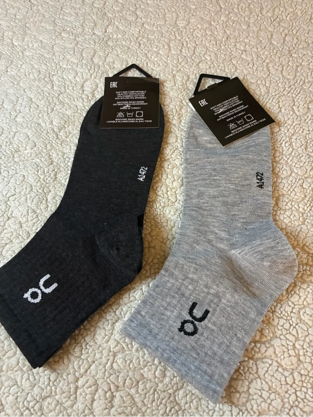 On Running Crew Socks 2 Pair Black Gray Size M 25-28 NWT